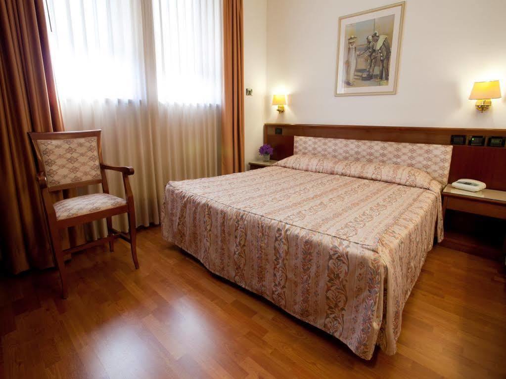 Hotel Marconi Ponte San Nicolo المظهر الخارجي الصورة