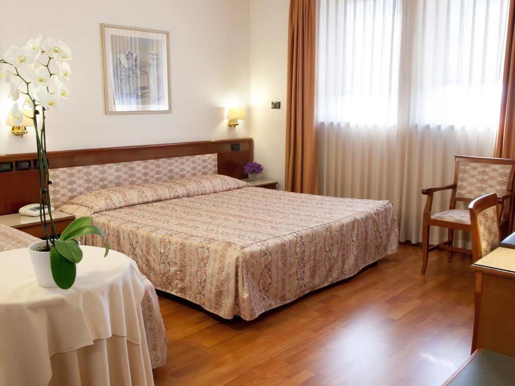 Hotel Marconi Ponte San Nicolo المظهر الخارجي الصورة