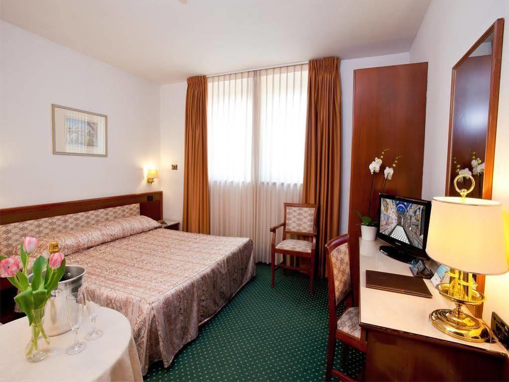 Hotel Marconi Ponte San Nicolo المظهر الخارجي الصورة